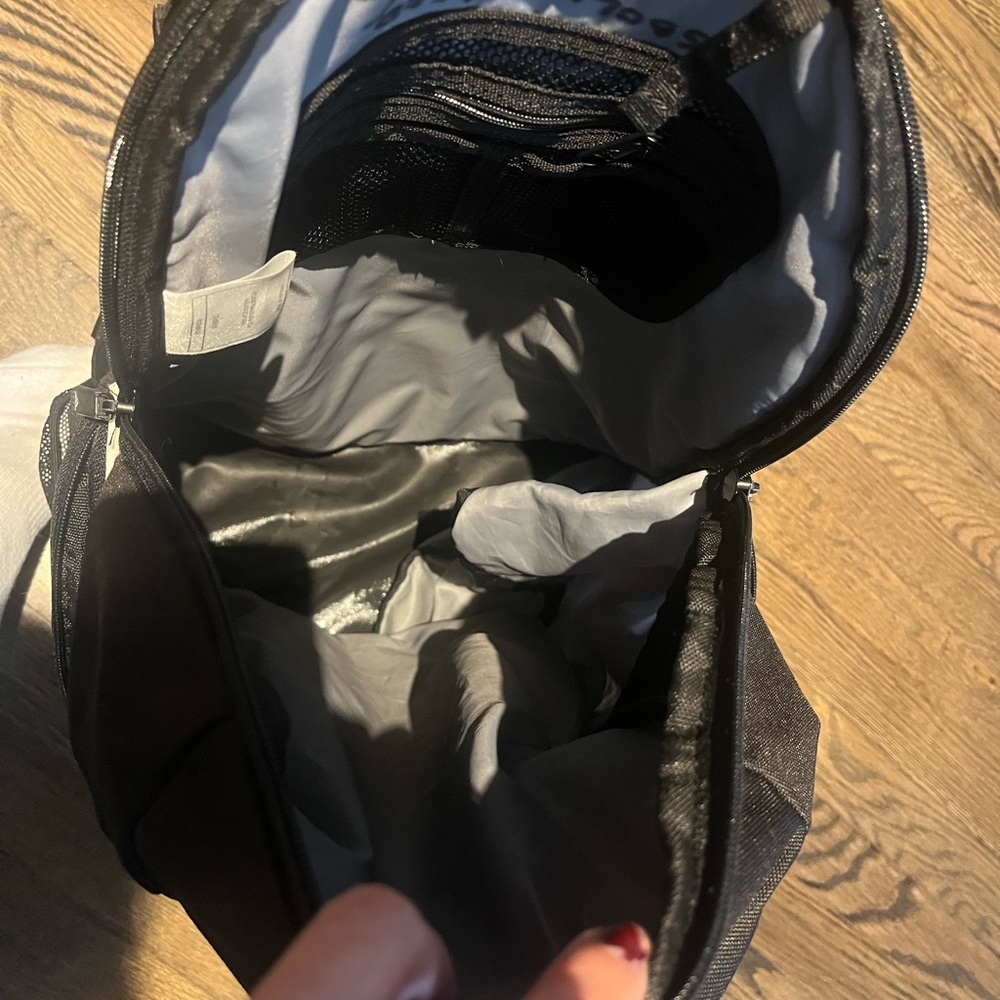 Adidas sports bag - Picture 4 of 4